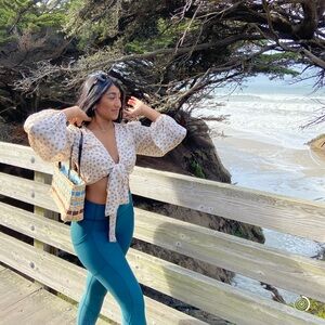 Beige Papaya tie in front top